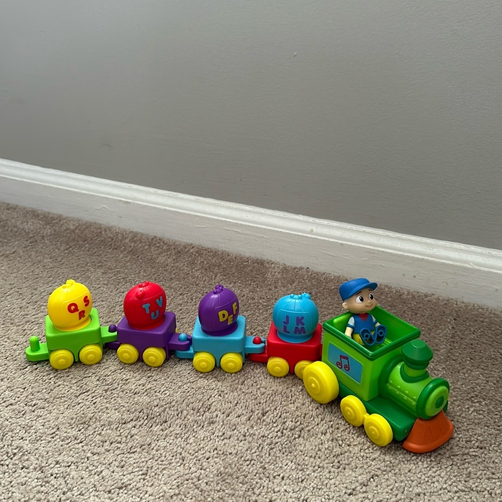 Cocomelon train